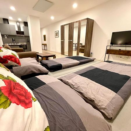 Neu Grosse Einzimmerwohnung Im Zentrum Goldstadt Pforzheim Schloessle Bagian luar foto