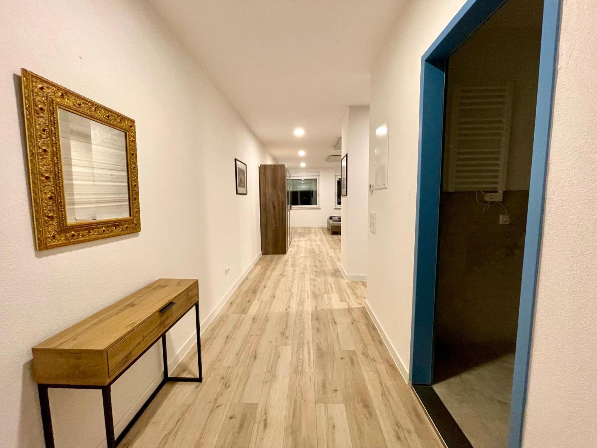 Neu Grosse Einzimmerwohnung Im Zentrum Goldstadt Pforzheim Schloessle Bagian luar foto