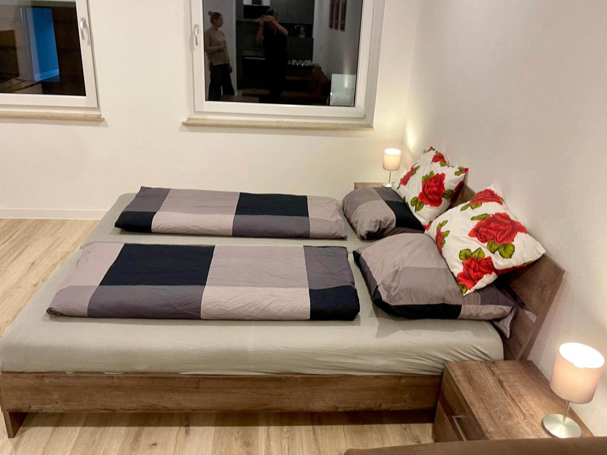 Neu Grosse Einzimmerwohnung Im Zentrum Goldstadt Pforzheim Schloessle Bagian luar foto