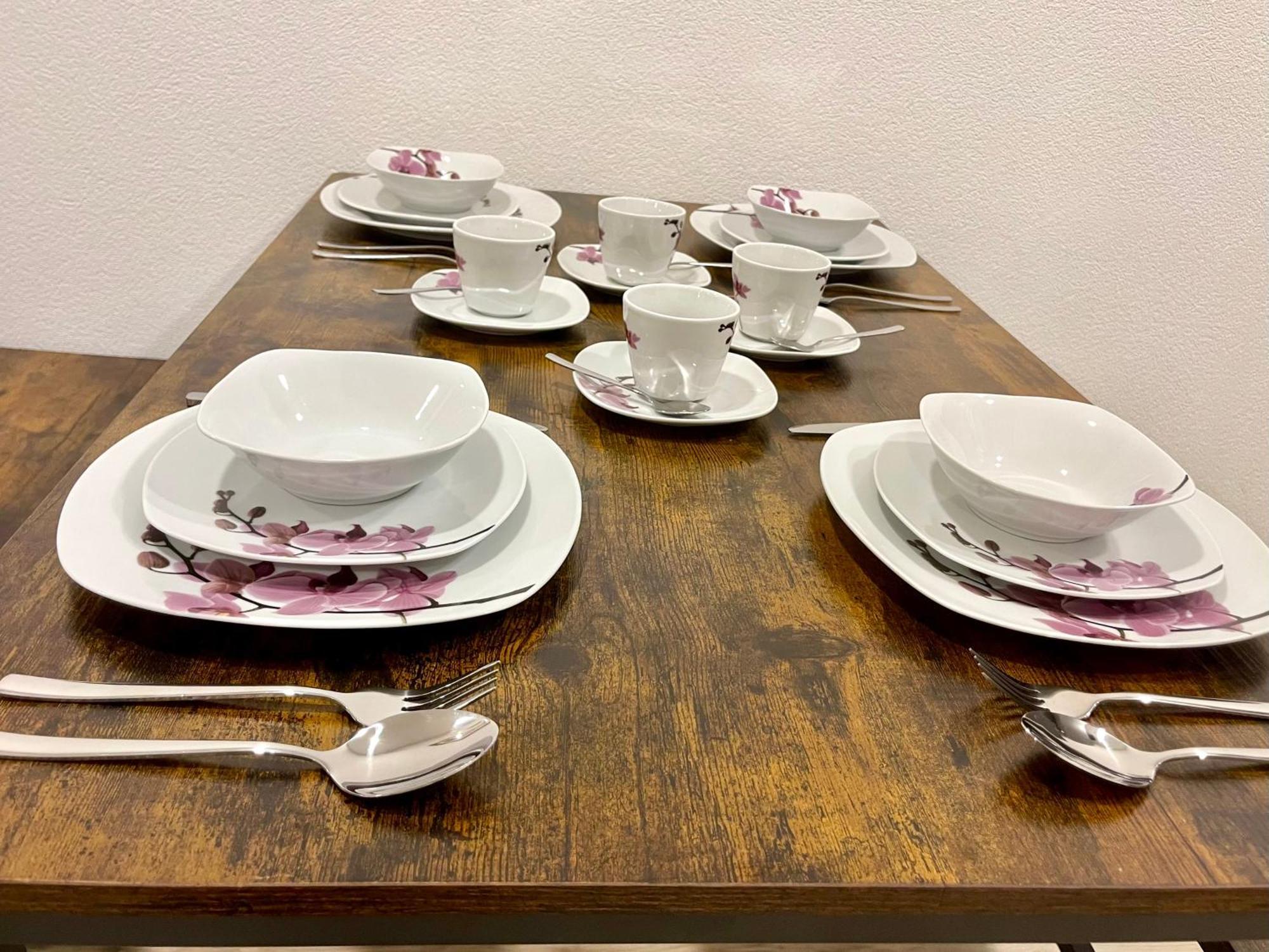 Neu Grosse Einzimmerwohnung Im Zentrum Goldstadt Pforzheim Schloessle Bagian luar foto