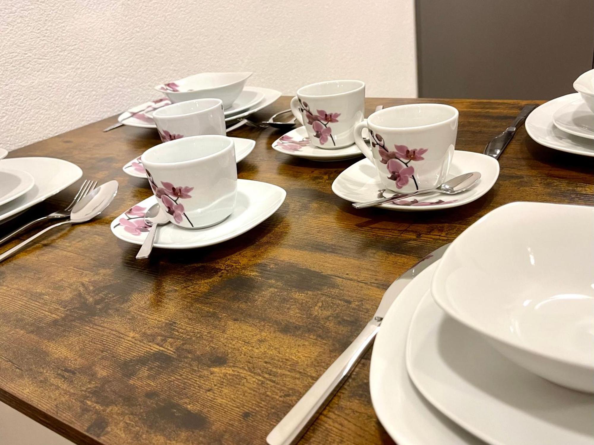 Neu Grosse Einzimmerwohnung Im Zentrum Goldstadt Pforzheim Schloessle Bagian luar foto