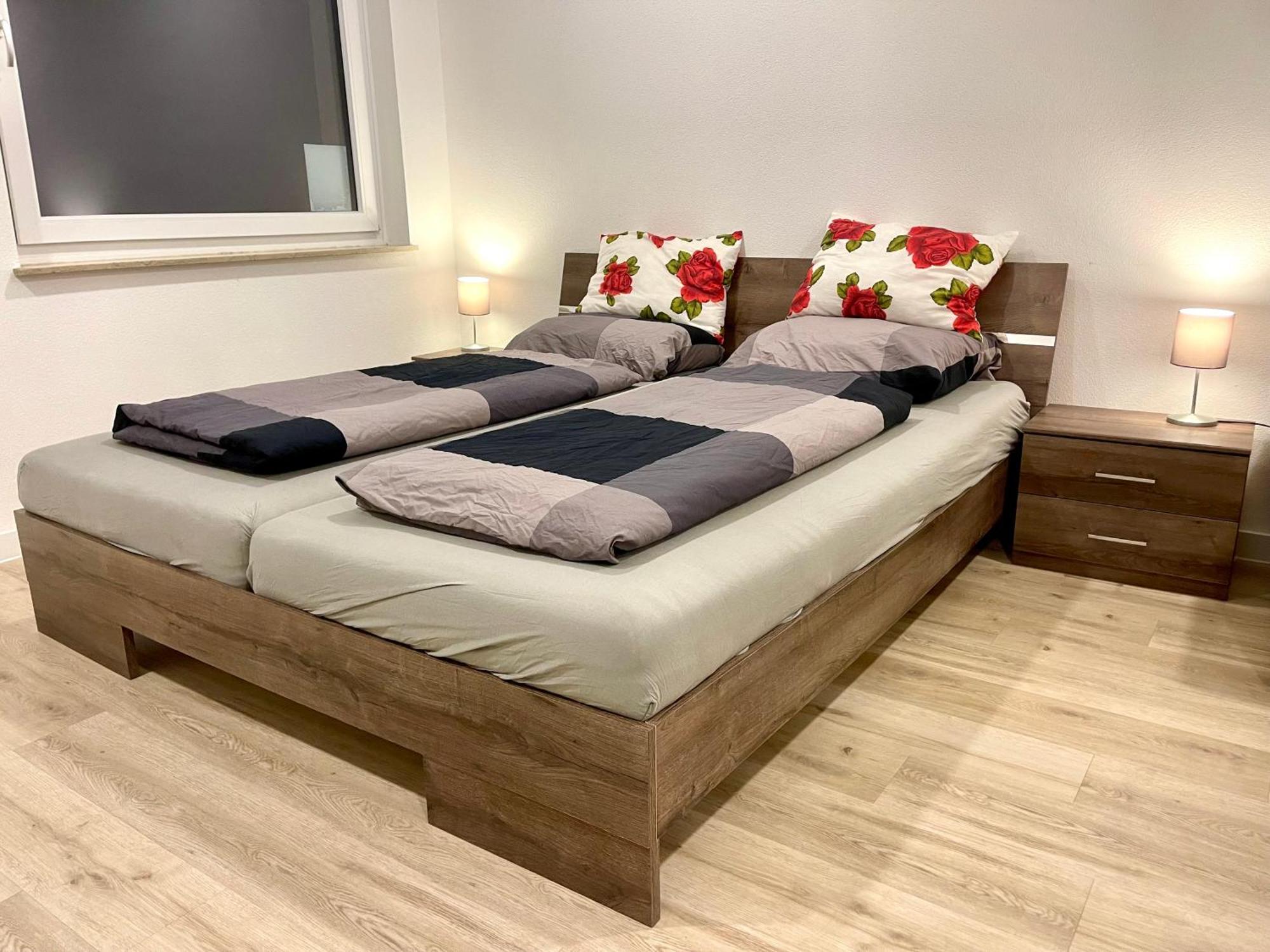 Neu Grosse Einzimmerwohnung Im Zentrum Goldstadt Pforzheim Schloessle Bagian luar foto