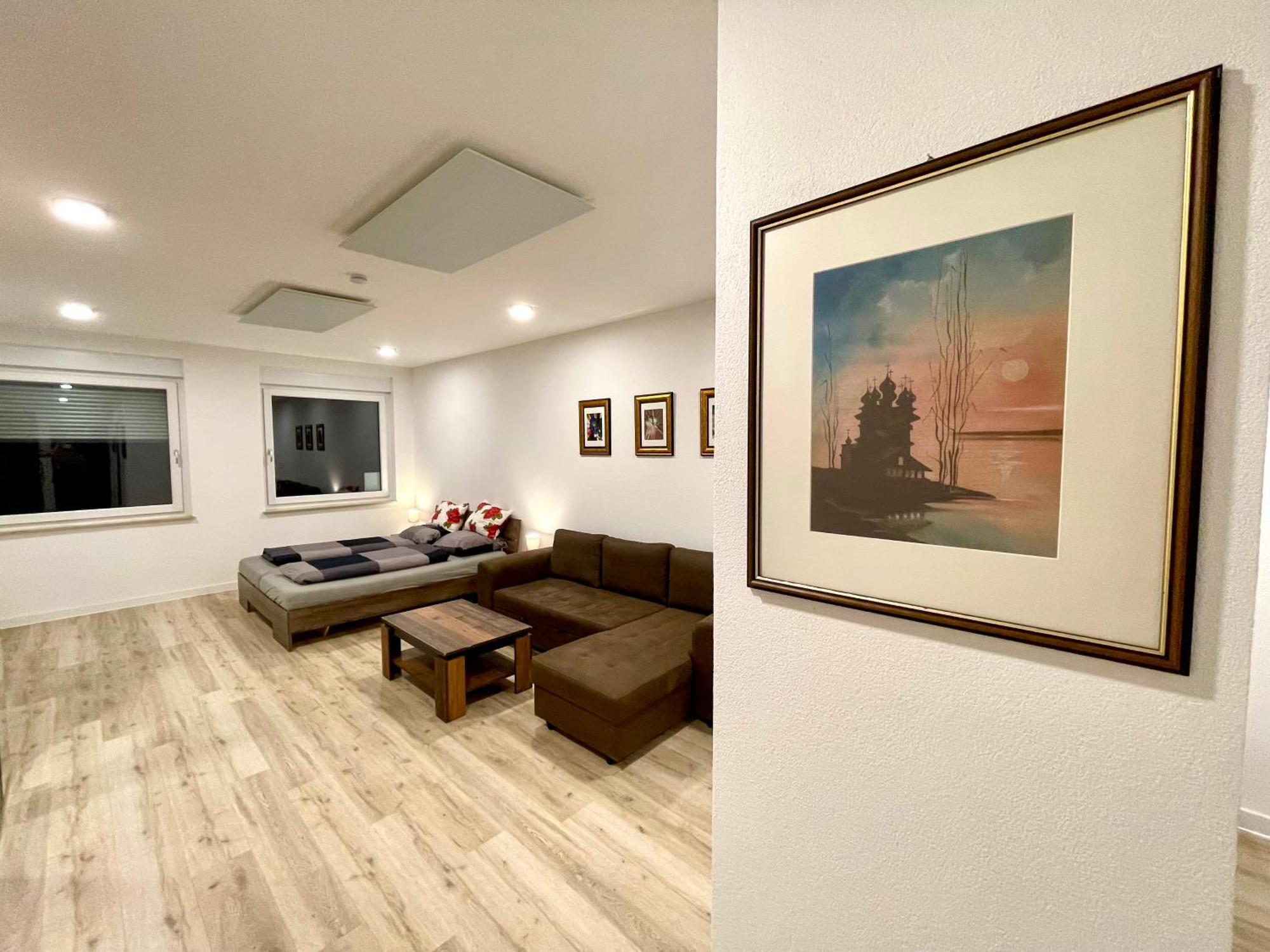 Neu Grosse Einzimmerwohnung Im Zentrum Goldstadt Pforzheim Schloessle Bagian luar foto