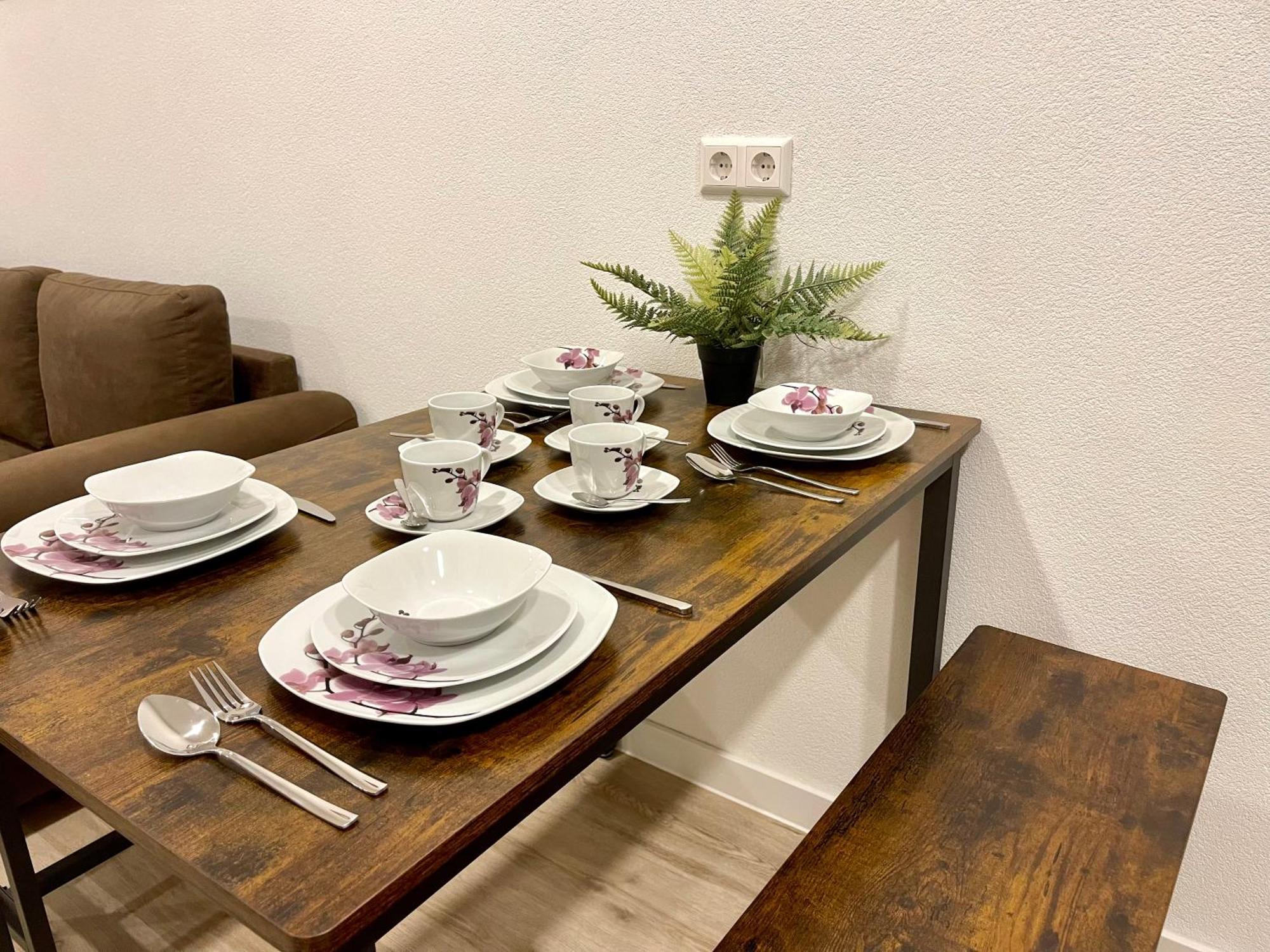 Neu Grosse Einzimmerwohnung Im Zentrum Goldstadt Pforzheim Schloessle Bagian luar foto