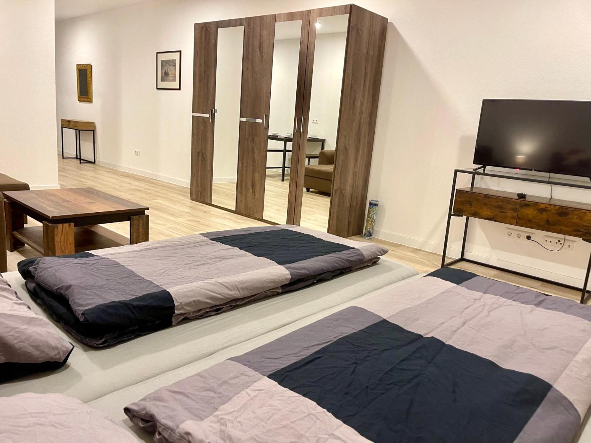 Neu Grosse Einzimmerwohnung Im Zentrum Goldstadt Pforzheim Schloessle Bagian luar foto