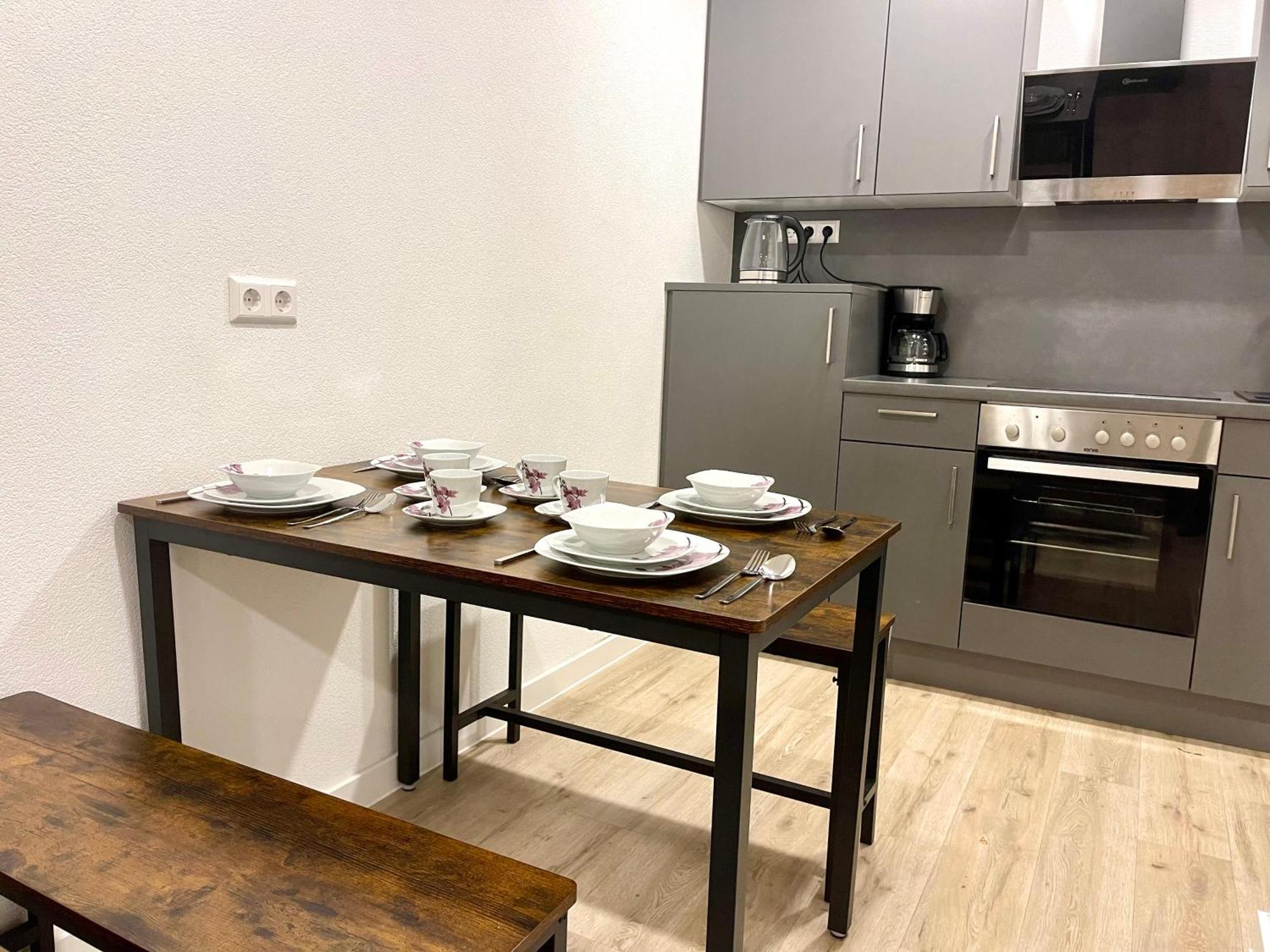 Neu Grosse Einzimmerwohnung Im Zentrum Goldstadt Pforzheim Schloessle Bagian luar foto