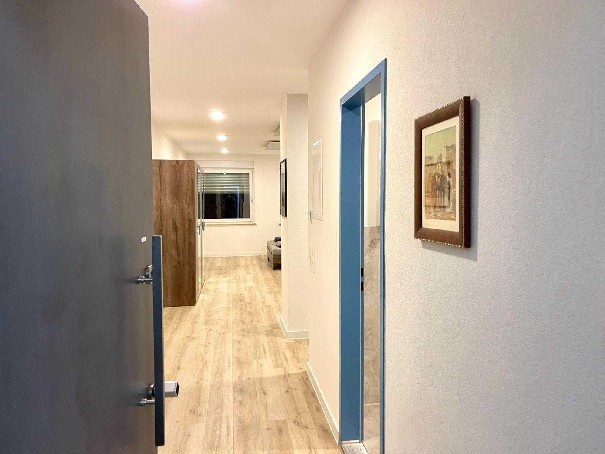 Neu Grosse Einzimmerwohnung Im Zentrum Goldstadt Pforzheim Schloessle Bagian luar foto