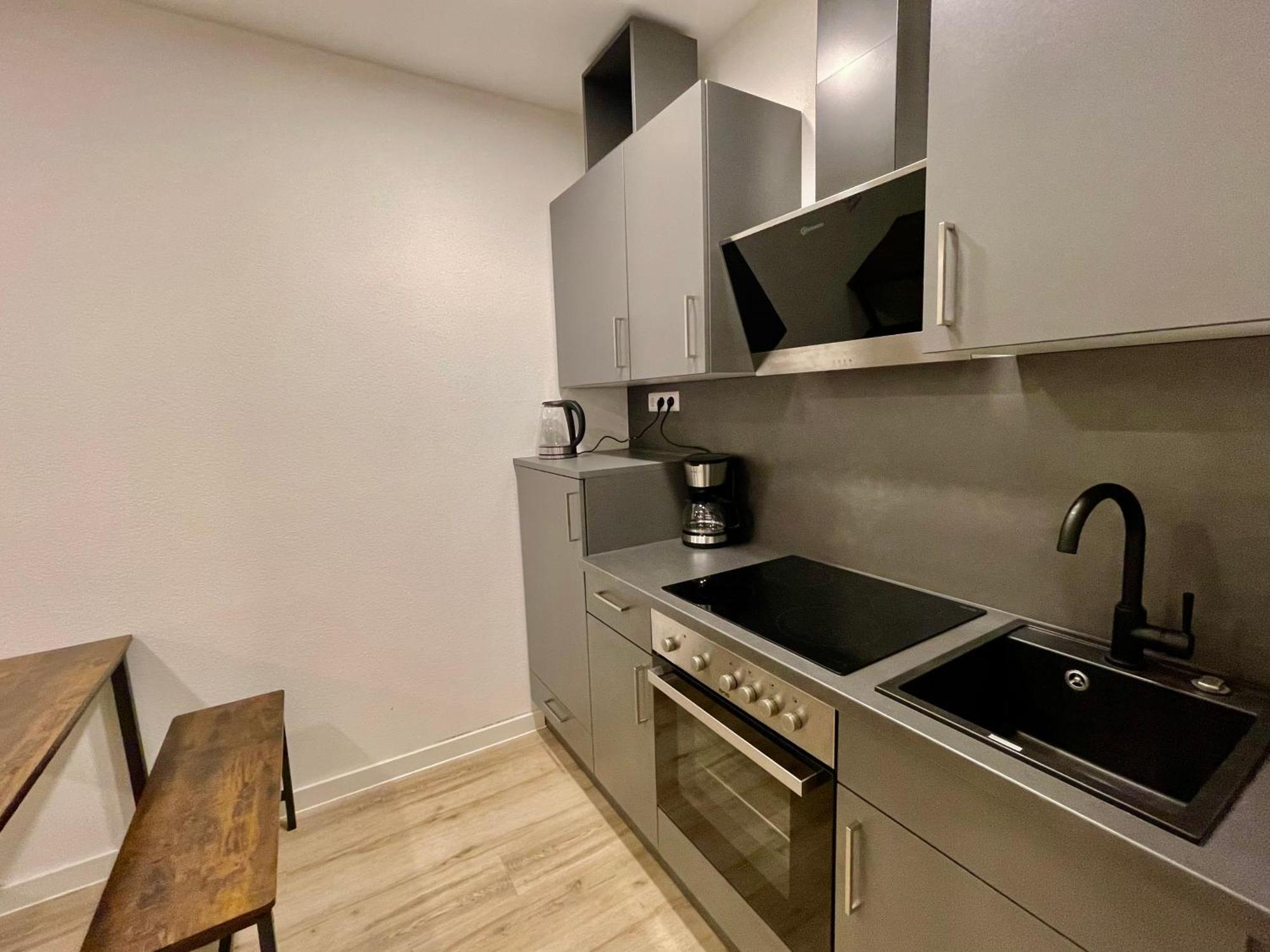 Neu Grosse Einzimmerwohnung Im Zentrum Goldstadt Pforzheim Schloessle Bagian luar foto
